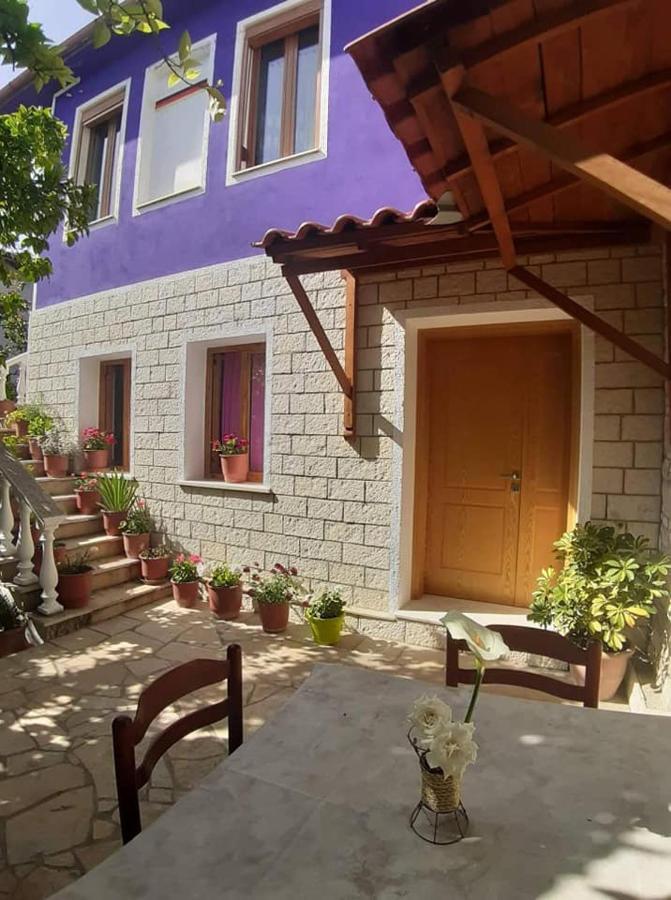Guesthouse Hlias Gloria Berat Exterior photo